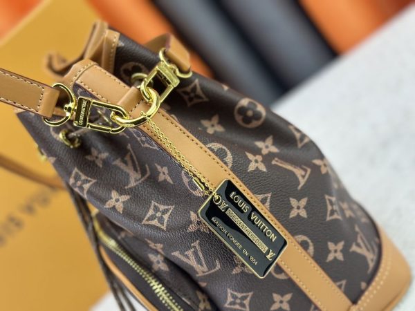 Luxury LV Handbag M14017