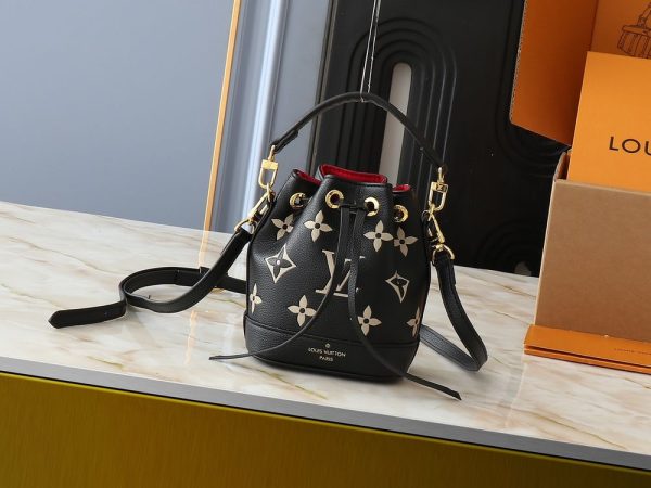 Luxury LV Handbag M82933