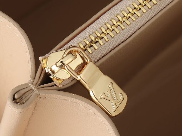 Luxury LV Handbag M20468