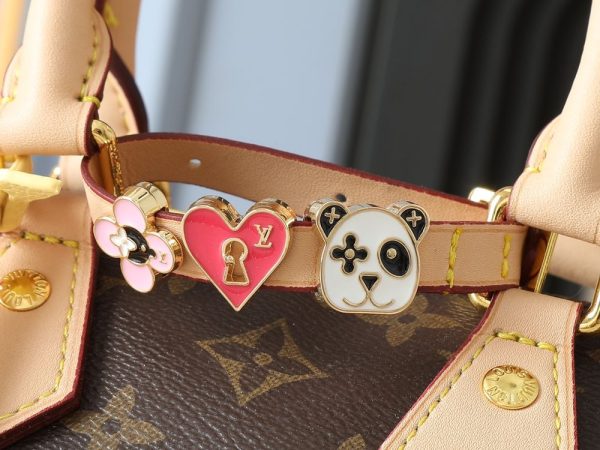 Luxury LV Handbag M24606