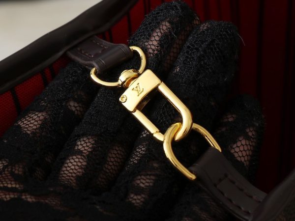 Luxury LV Handbag M50156
