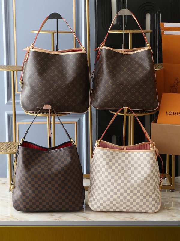 Luxury LV Handbag M50156