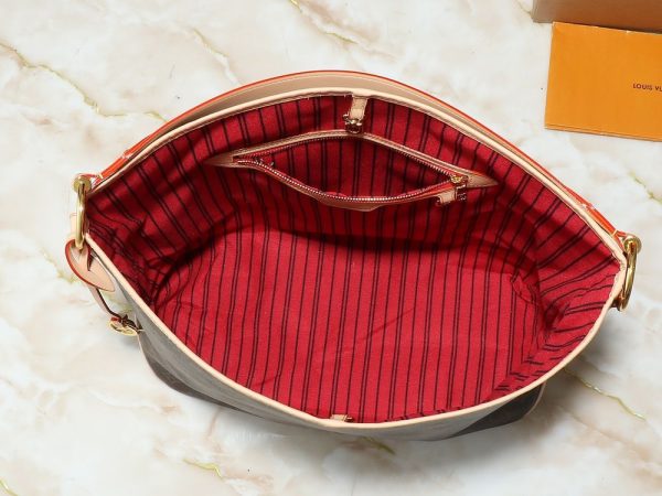 Luxury LV Handbag M50156