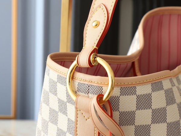 Luxury LV Handbag M50156