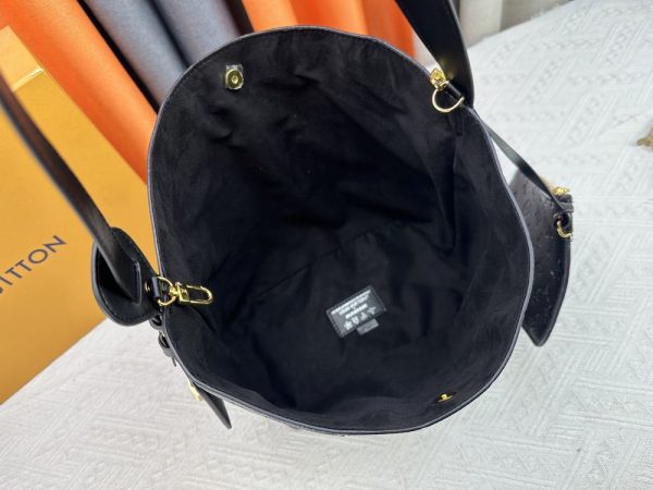 Luxury LV Handbag M12925.1