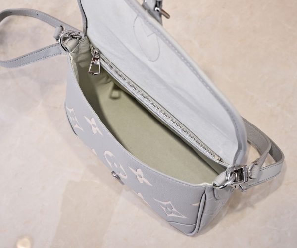 Luxury LV Handbag M46386.1