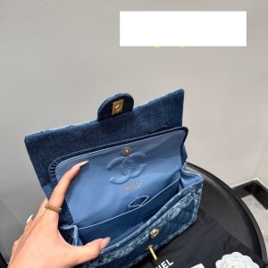 652cbaf9