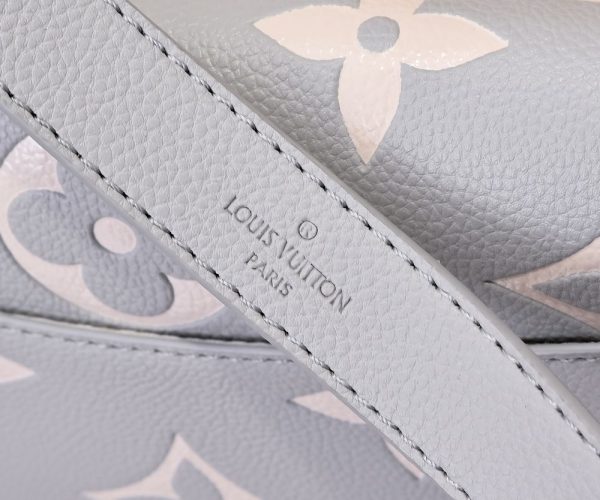 Luxury LV Handbag M46386.1