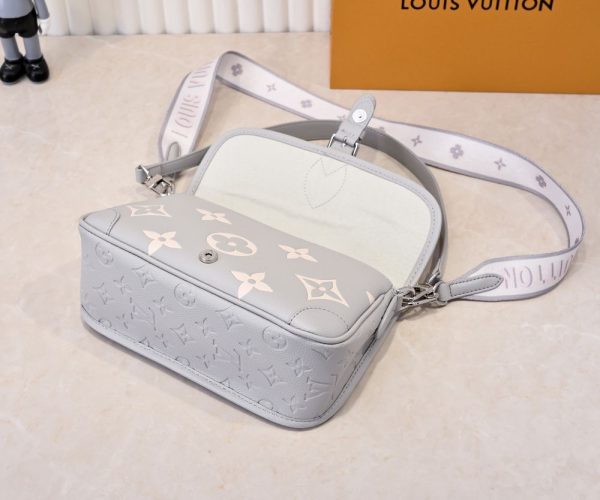 Luxury LV Handbag M46386.1