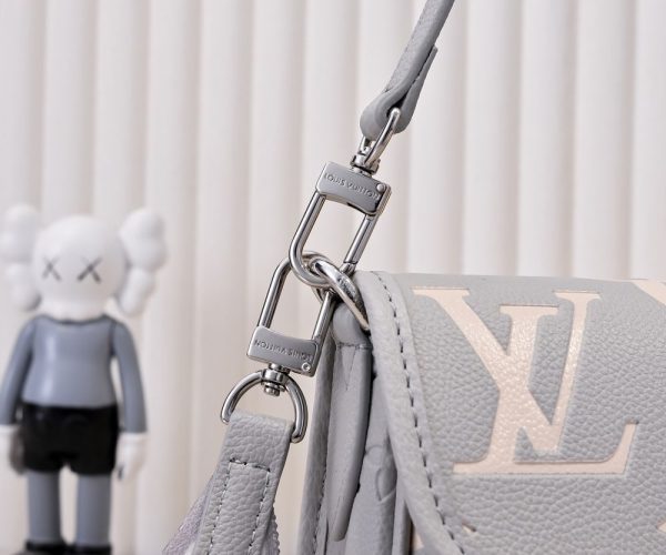 Luxury LV Handbag M46386
