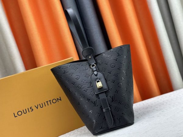 Luxury LV Handbag M12925.1